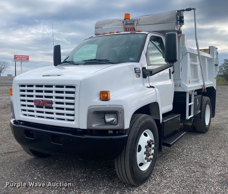 2005 GMC C7500  dump truck - KB9513
