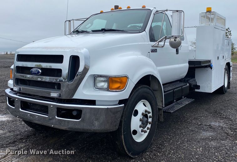 2011 Ford F750 Super Duty  utility / service truck - KB9520
