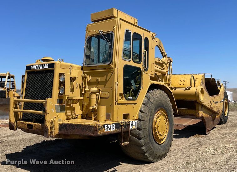 1982 Caterpillar 621B  conventional scraper - LJ9613