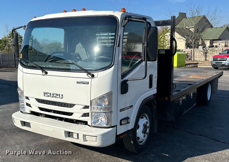 2016 Isuzu NPR HD  flatbed truck - LN9435