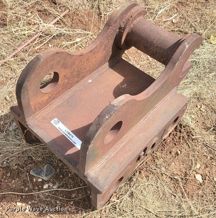 CP excavator quick coupler attachment - LV9474