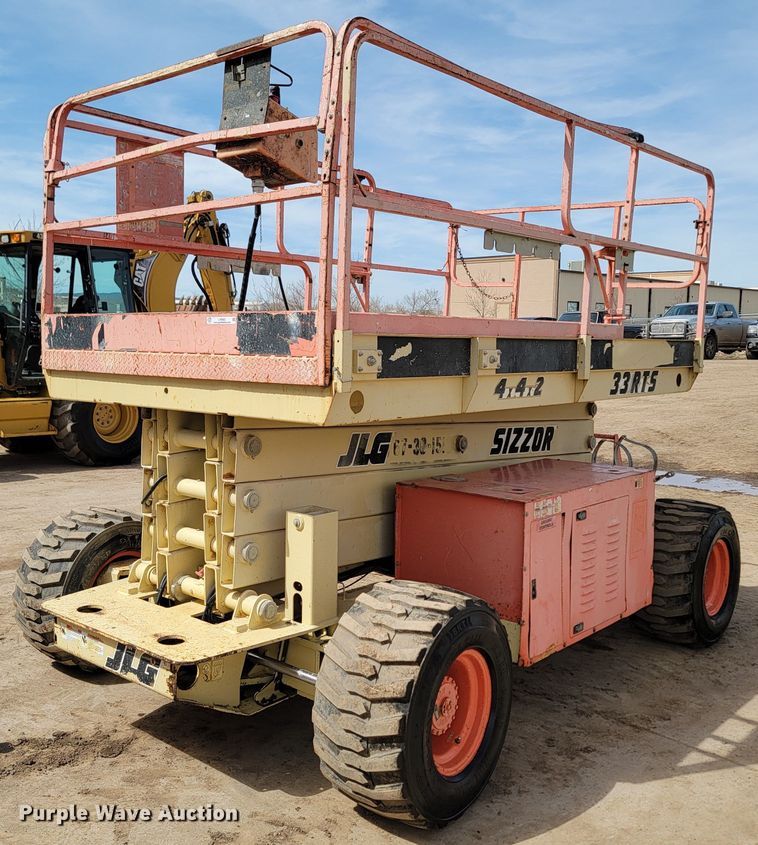 2000 JLG 33RTS  scissor lift - LV9482