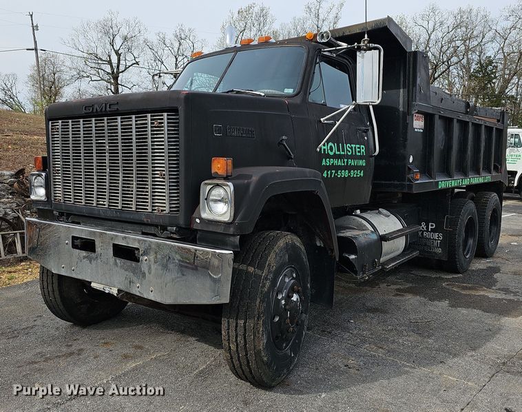 1981 GMC Brigadier  dump truck - MB9937