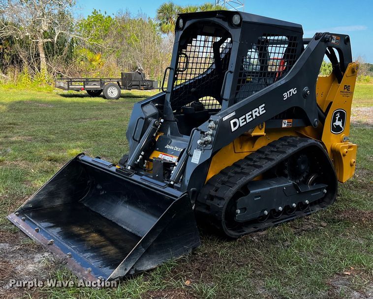 2022 John Deere 317G  tracked skid steer loader - MF9888