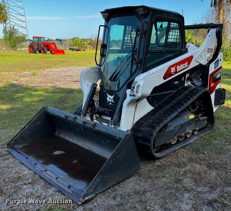 2022 Bobcat T66  tracked skid steer loader - MF9890