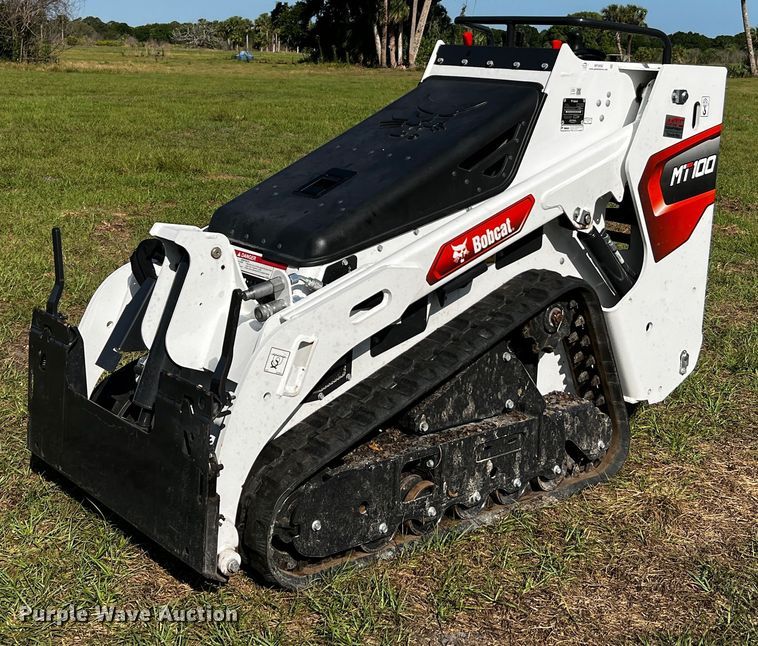 2022 Bobcat MT100  compact utility loader - MF9892