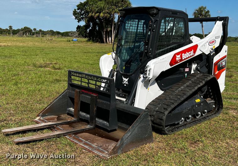 2022 Bobcat T76  tracked skid steer loader - MF9893
