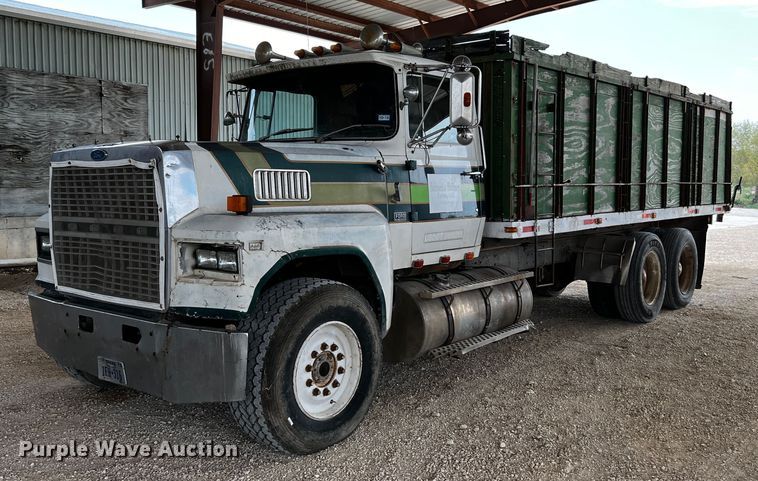 1985 Ford LTL9000  dump truck - MF9906