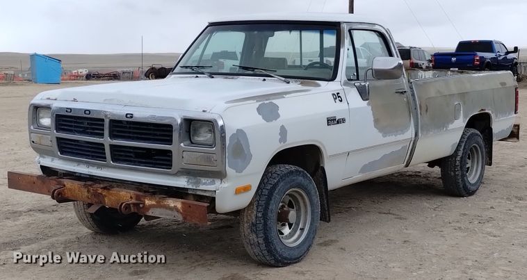 1992 Dodge Ram 150  pickup truck - DN6400