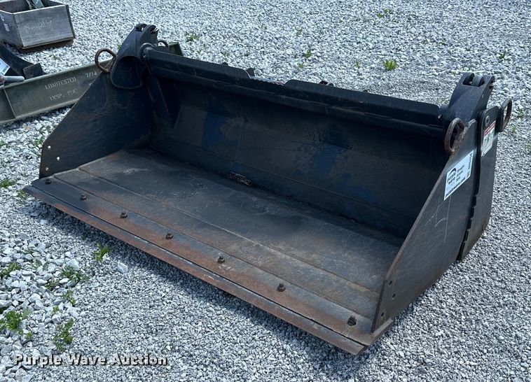 Bradco  Bradco 72&quot; W 4-in-1 skid steer bucket - DR5154
