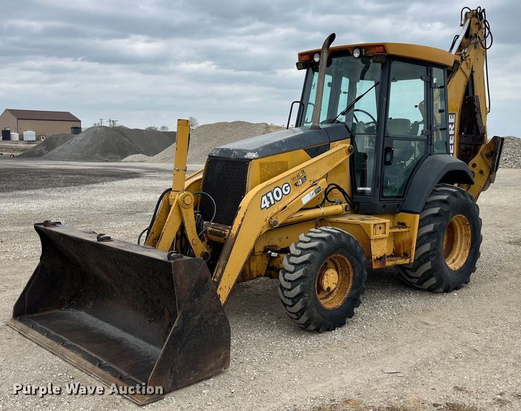 John Deere 410G  backhoe - LA9913