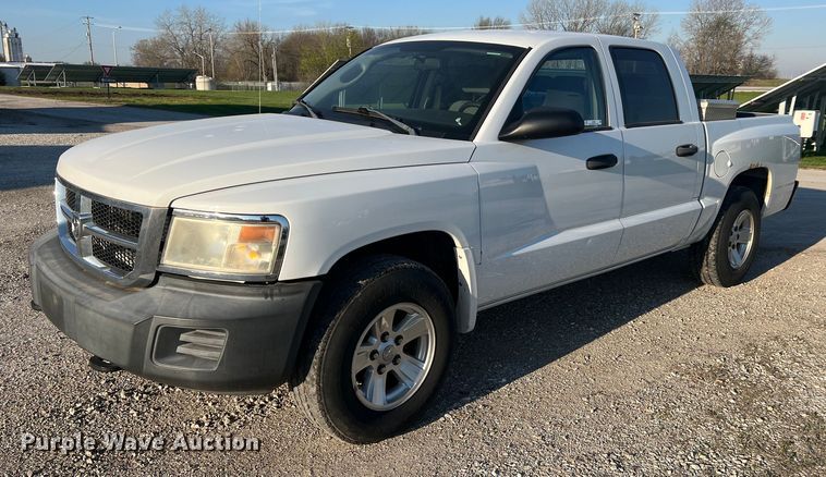 2008 Dodge Dakota  Crew Cab pickup truck - LI9599