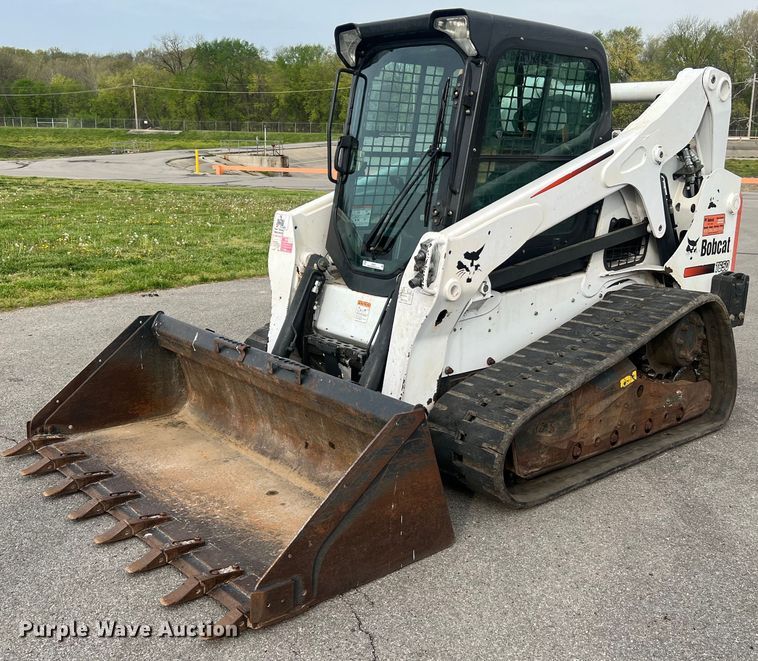 2015 Bobcat T650  tracked skid steer loader - LI9627