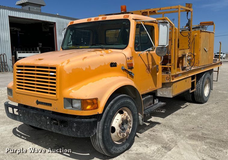 2000 International 4700  utility / service truck - LN9454