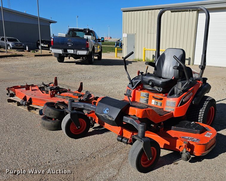 2017 Kubota ZD1211L  ZTR lawn mower - MI9464
