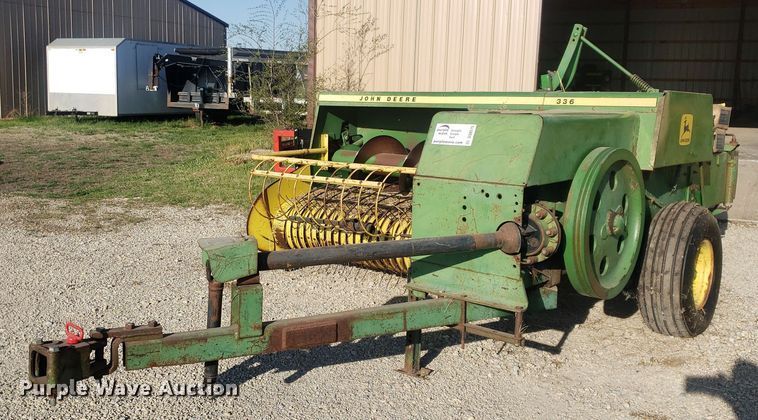 John Deere 336  small square baler - DQ0515