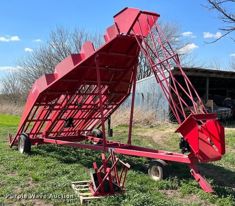 Kuhn  bale accumulator - MY9718