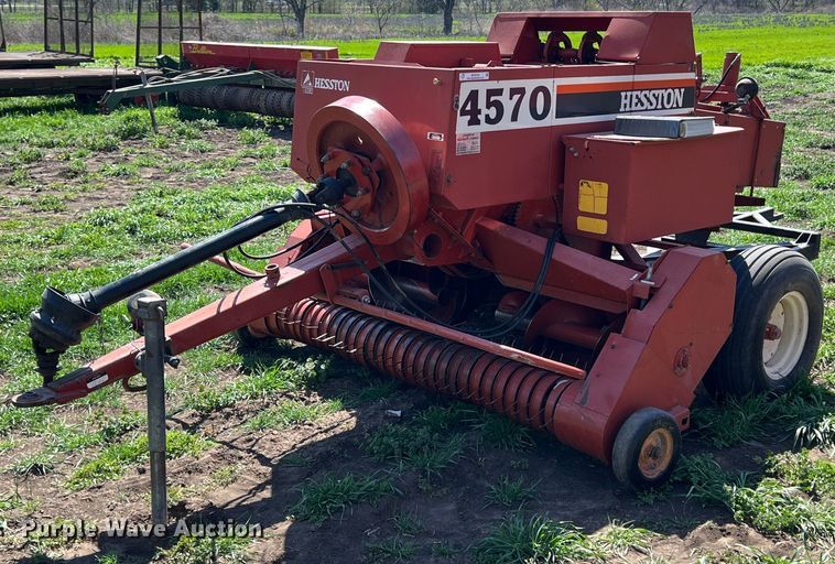 Hesston 4570  small square baler - MY9725