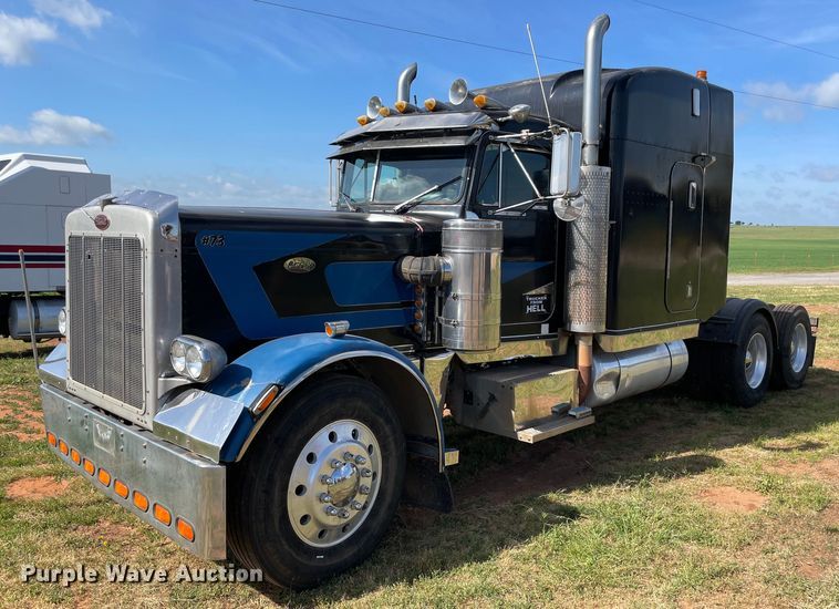 1982 Peterbilt 359  semi truck - MM9493