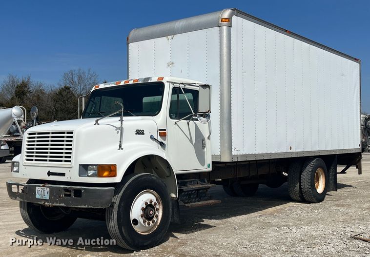 1994 International 4700  box truck - MY9581