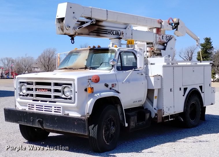 1989 GMC 7000  bucket truck - DN6379