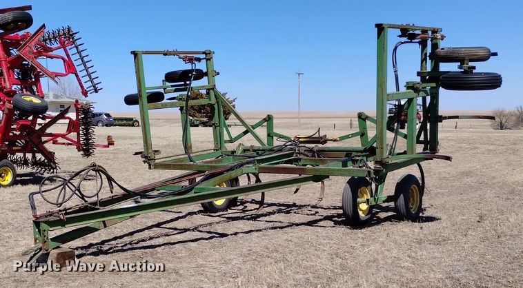 John Deere 1600  chisel - DN6385