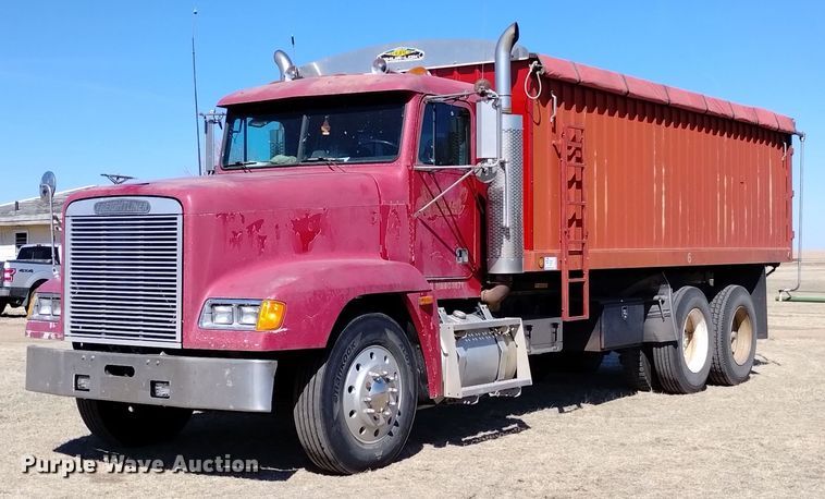 1991 Freightliner FLD120  grain truck - DN6388