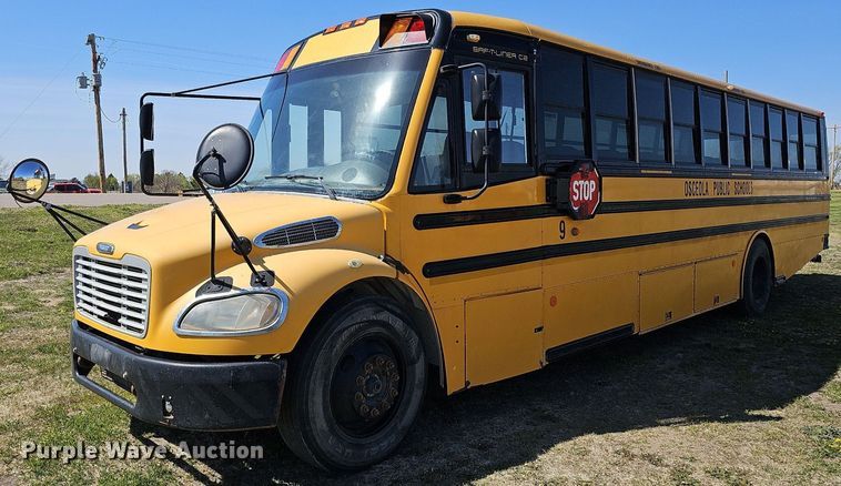 2009 Thomas Built Saf-T-Liner C2  school bus - DO4377