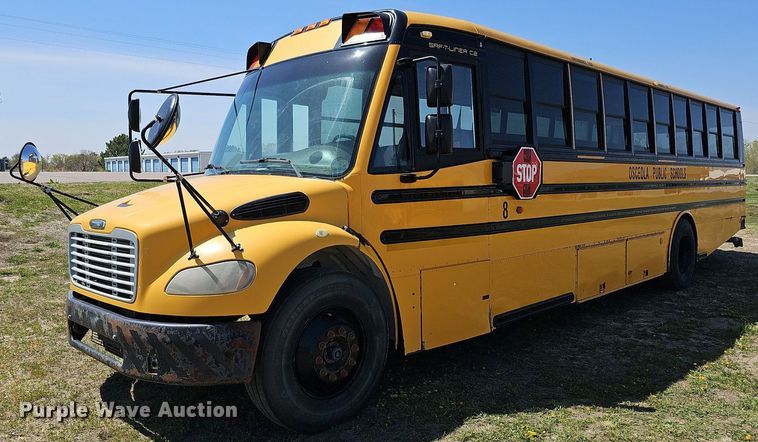 2009 Thomas Built Saf-T-Liner C2  school bus - DO4380