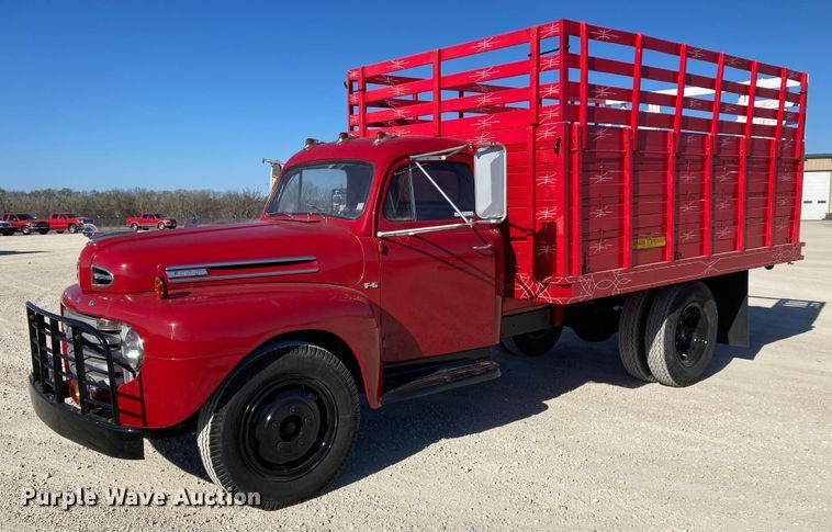 1949 Ford F6  grain truck - HN9852