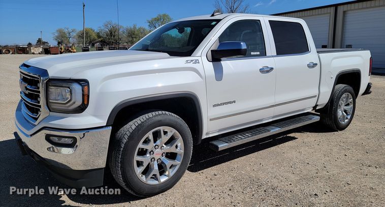 2018 GMC Sierra 1500 SLT  Crew Cab pickup truck - HP9713