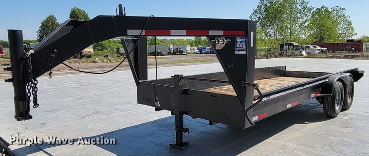 2011 Gooseneck  equipment trailer - HP9743