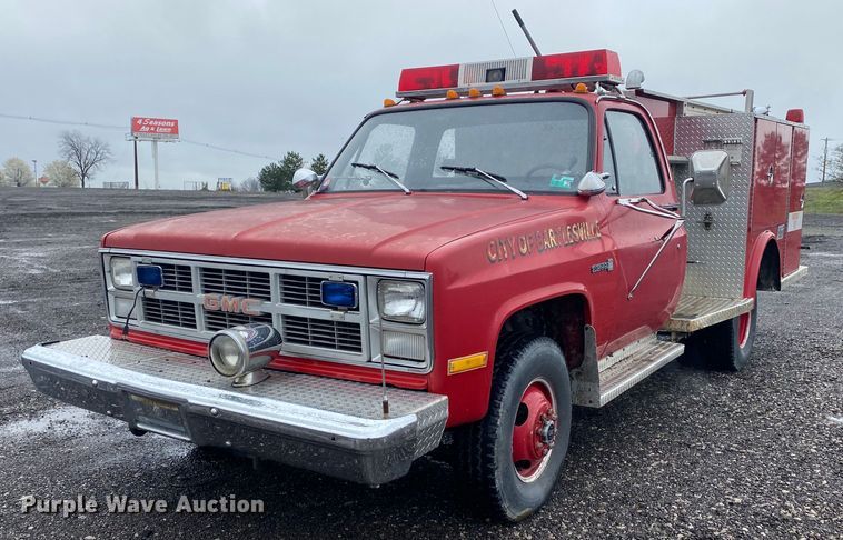 1983 GMC Sierra K3500  pumper fire truck - KB9525