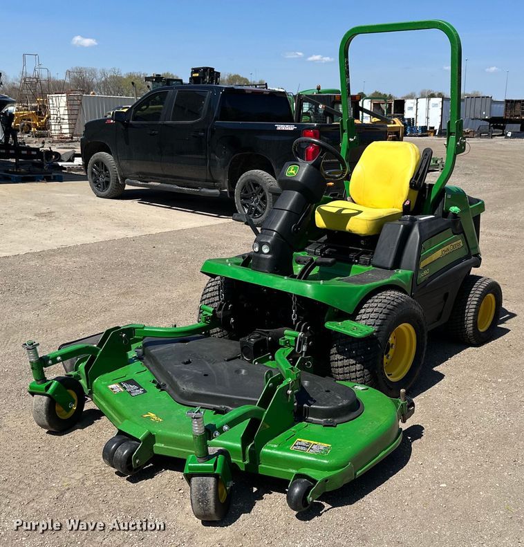 2017 John Deere 1580  lawn mower - LN9423