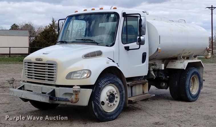 2007 Freightliner Business Class M2  water truck - DN6417