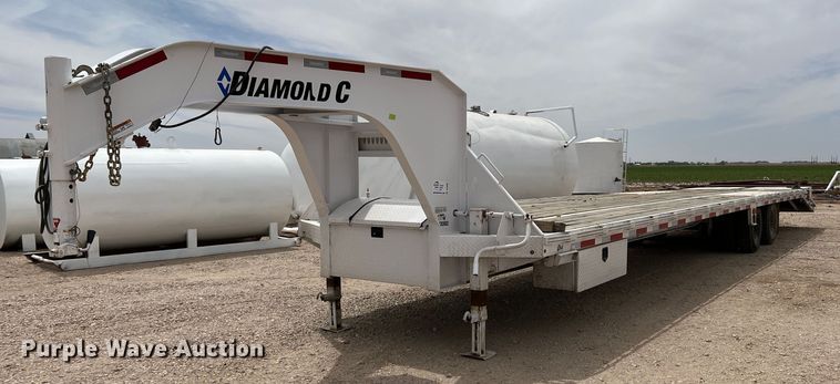 2021 Diamond C  equipment trailer - DR5602