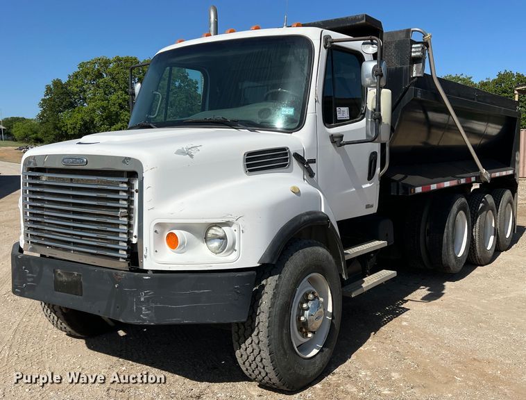 2007 Freightliner Business Class M2  dump truck - DR5635