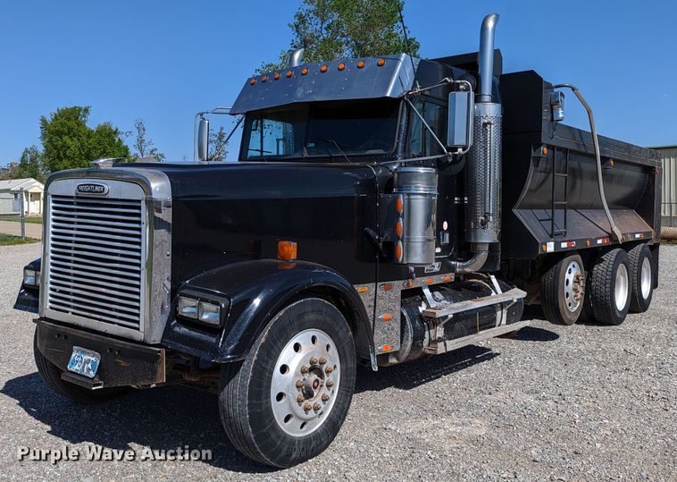 2001 Freightliner FLD 120  dump truck - DR6943