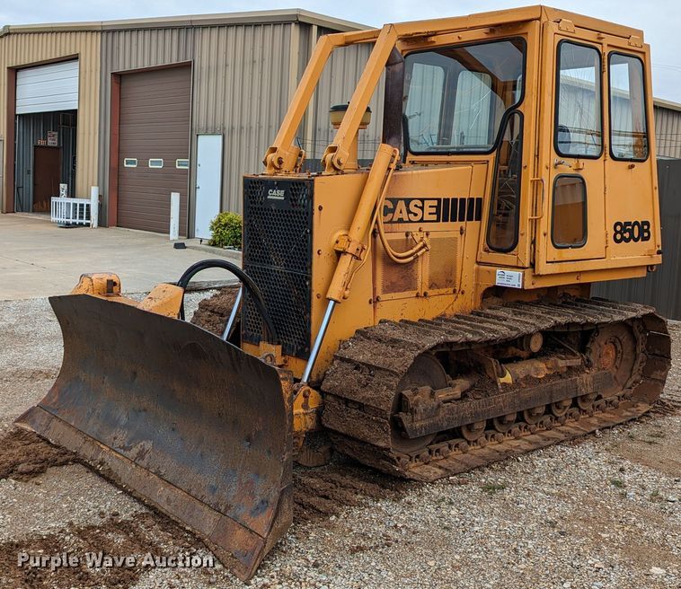 1980 Case 850B  dozer - DR6950