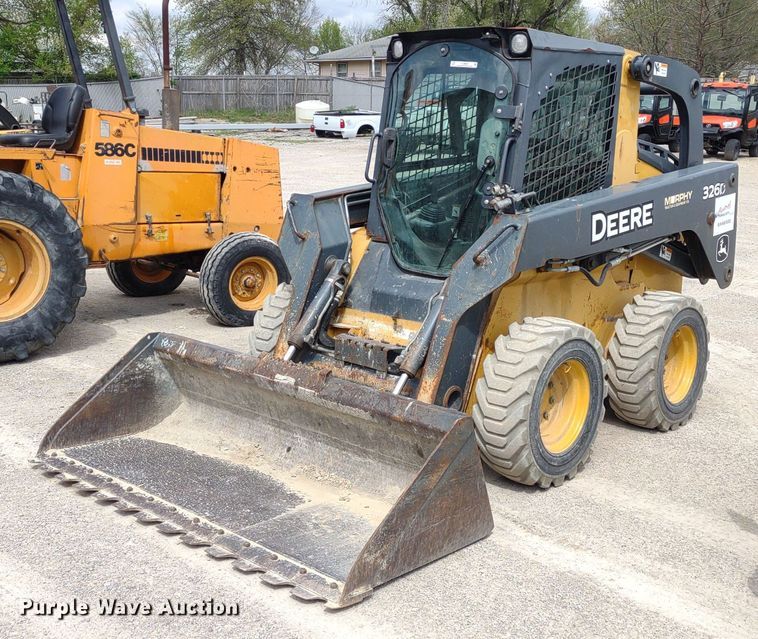 2012 John Deere 326D  skid steer loader - LL9080