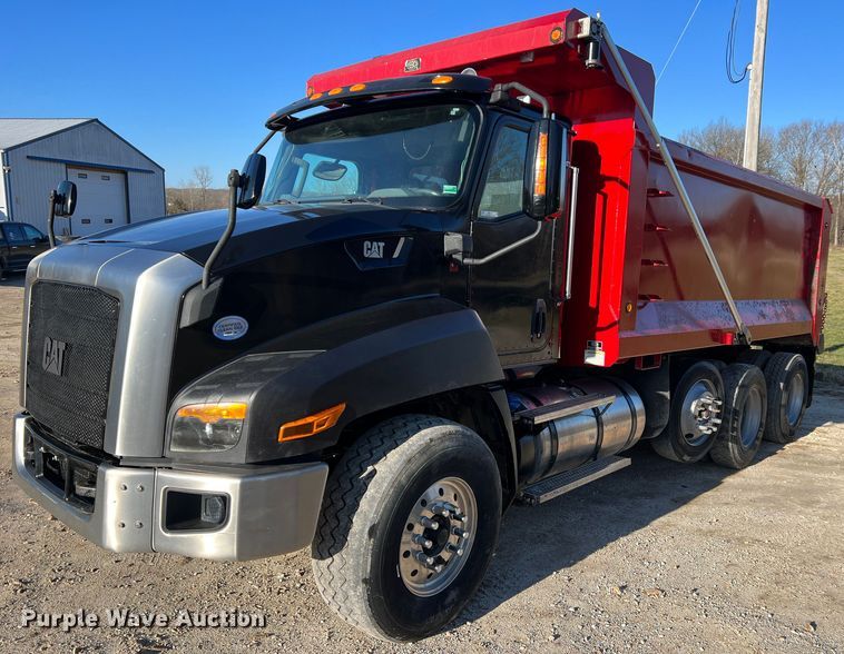 2015 Caterpillar CT660  dump truck - MM9278