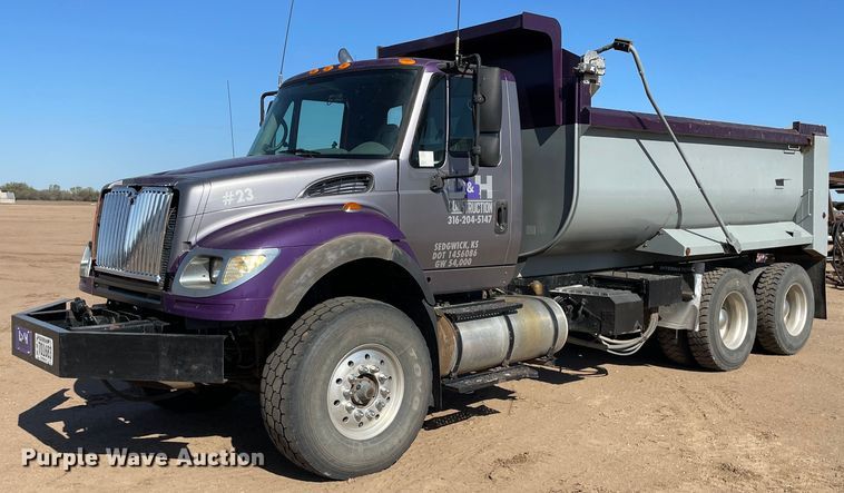 2007 International 7600 SBA  dump truck - MS9573