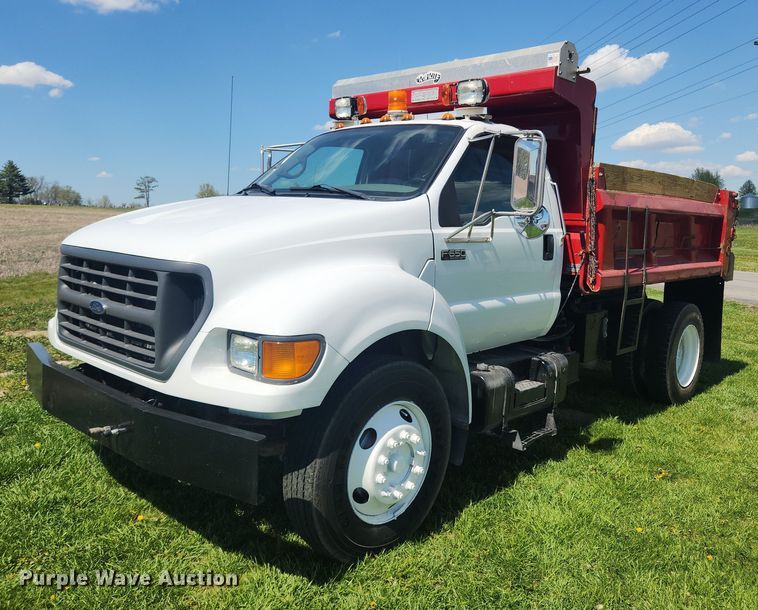 2001 Ford F650 Super Duty XL  dump truck - MW9696