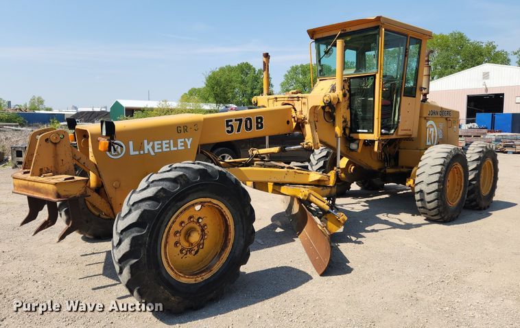 1988 John Deere 570B  motor grader - MW9734