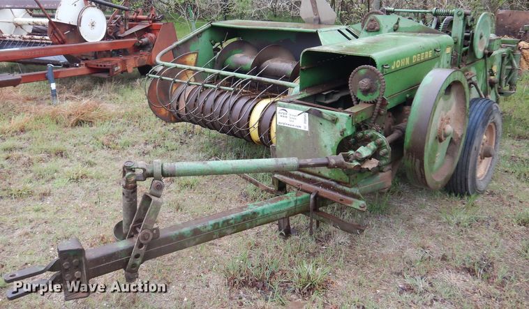 John Deere 224  small square baler - DQ0583