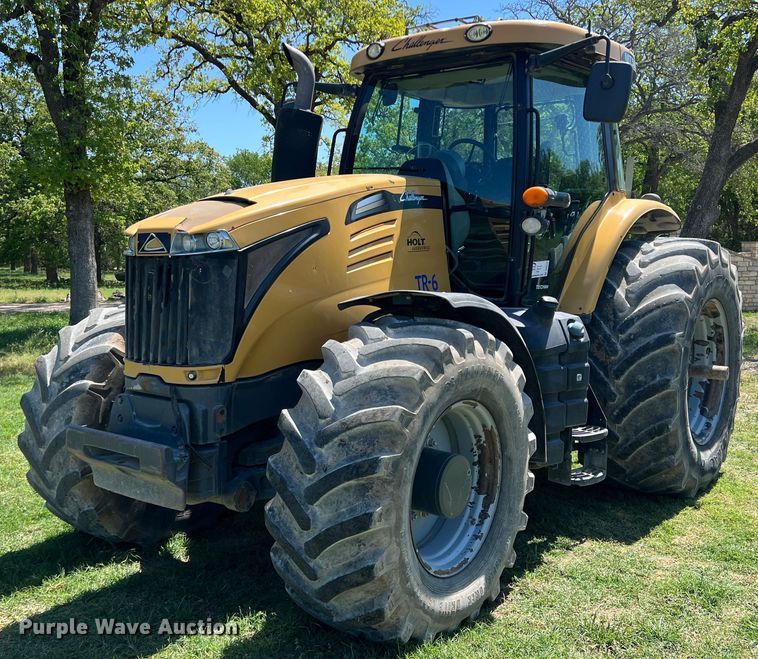 2014 Challenger MT585D  MFWD tractor - DR5575