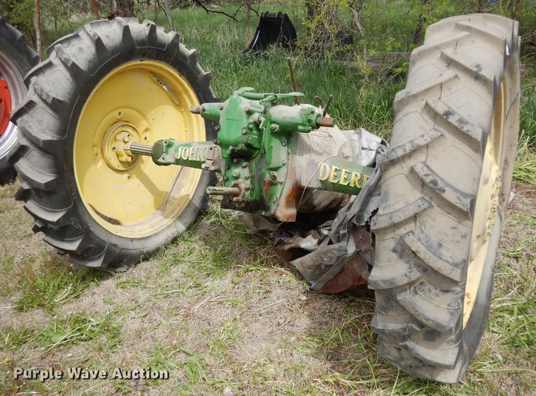 John Deere  rear axle - IB9796