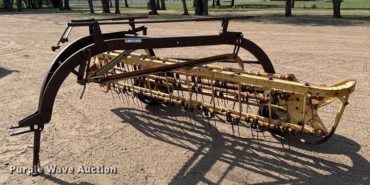 New Holland 56  hay rake - JD9119