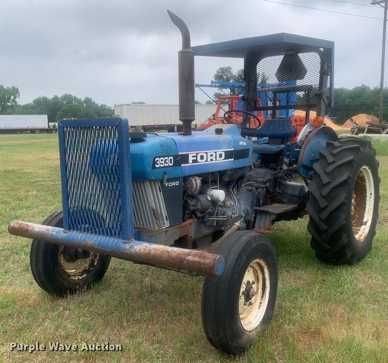 Ford 3930  tractor - LH9608