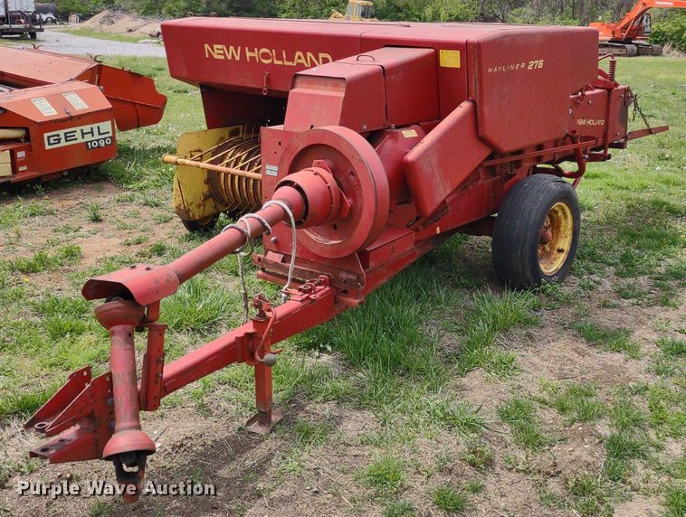New Holland 276  small square baler - LL9090